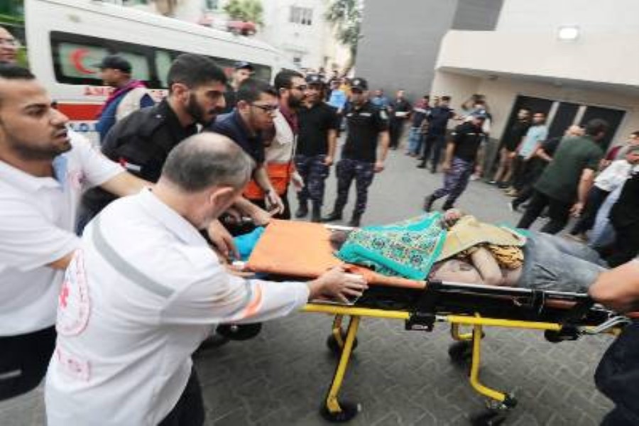 ÜST: Qəzza zolağında 160-dan çox tibb işçisi ölüb