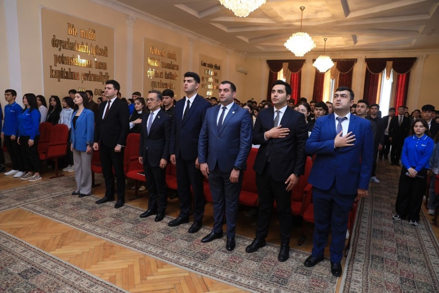 Gəncədə gənclər üçün ilk məlumatlandırıcı sessiya keçirilib- FOTOLAR
