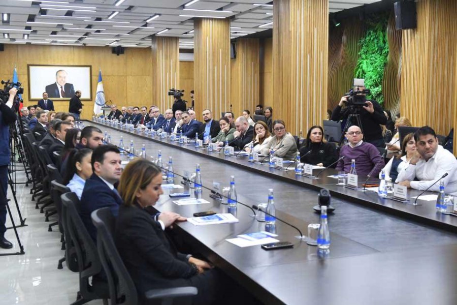 Azərbaycan dilinin saflığının qorunmasına həsr olunmuş konfrans keçirilib - FOTOLAR
