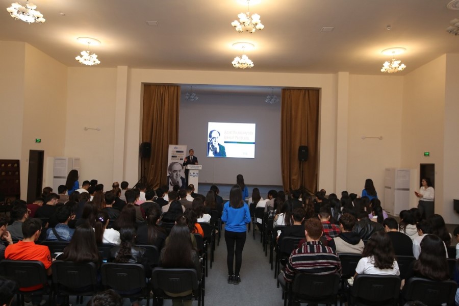 ADA Universiteti məlumatlandırıcı sessiyalar keçirilib