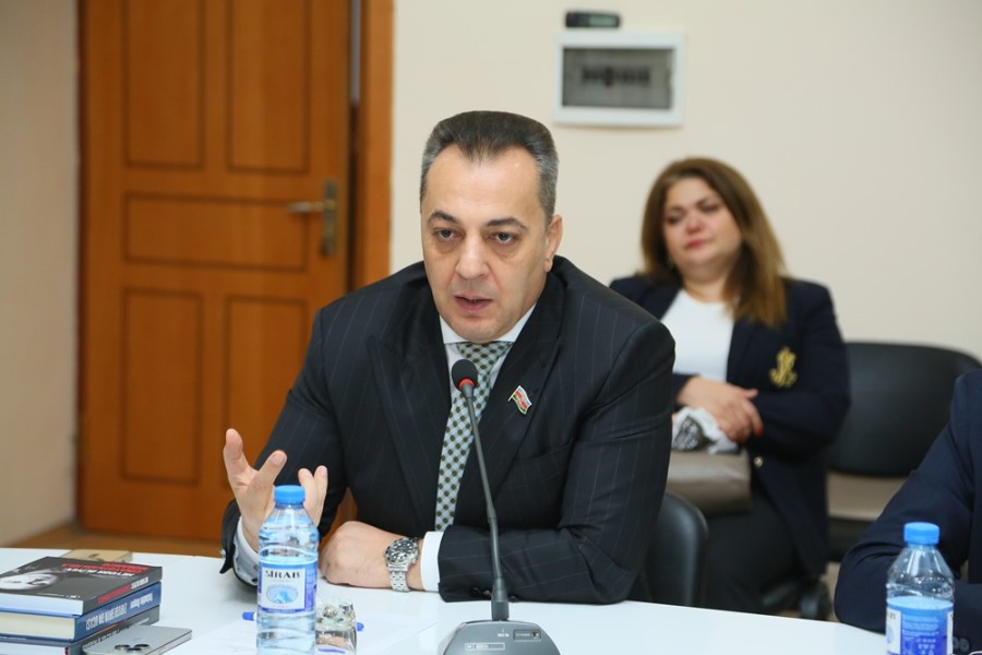 Vüqar İskəndərov: “Tariximizi dünyaya çatdırmaq üçün bədii və kreativ üsullardan istifadə etməliyik”