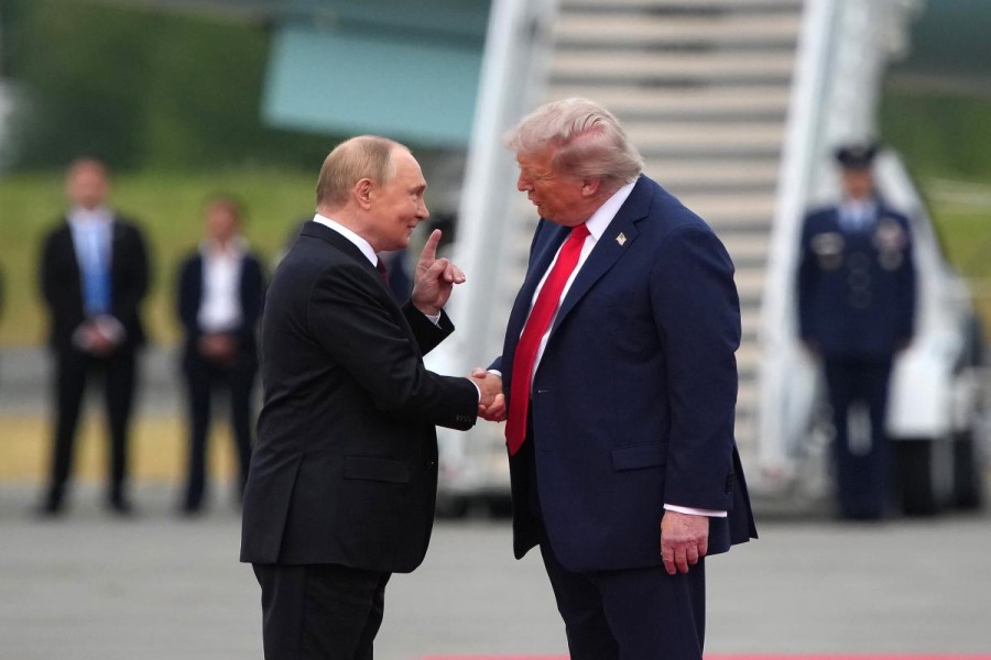 Ağ Evdə Tramp və Putinin şəkli asılıb