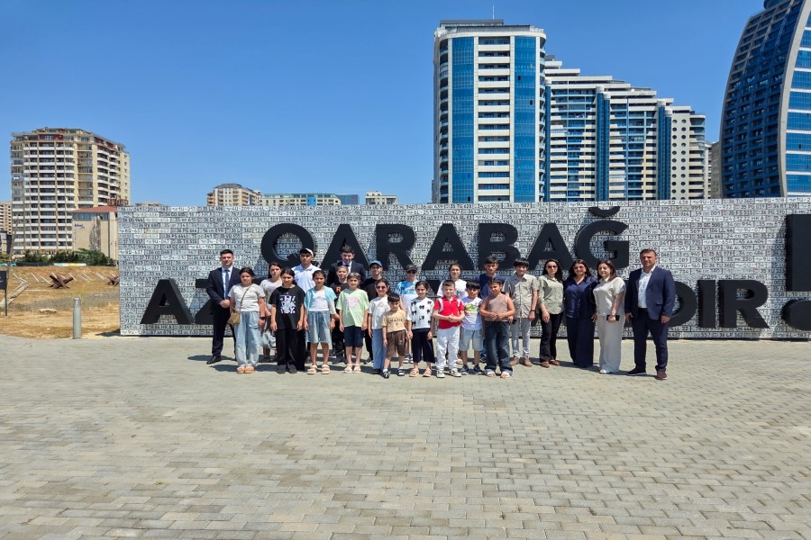 Əlilliyi olan uşaqların Hərbi Qənimətlər Parkına ekskursiyası təşkil edilib