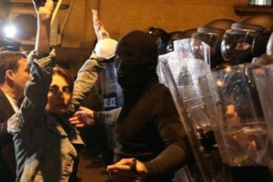 Gürcüstanda etirazçılara qarşı güc tətbiqi