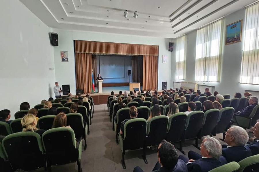 Ümumtəhsil müəssisələrinin direktorları üçün fövqəladə hallarla bağlı davranış qaydaları barədə növbəti tədbir keçirilib