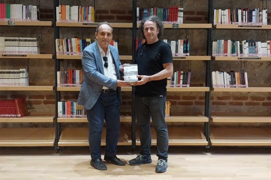 Yazar Etibar Həsənzadənin kitabları İstanbul Rami Kütüphanesine təqdim edildi - FOTOLAR