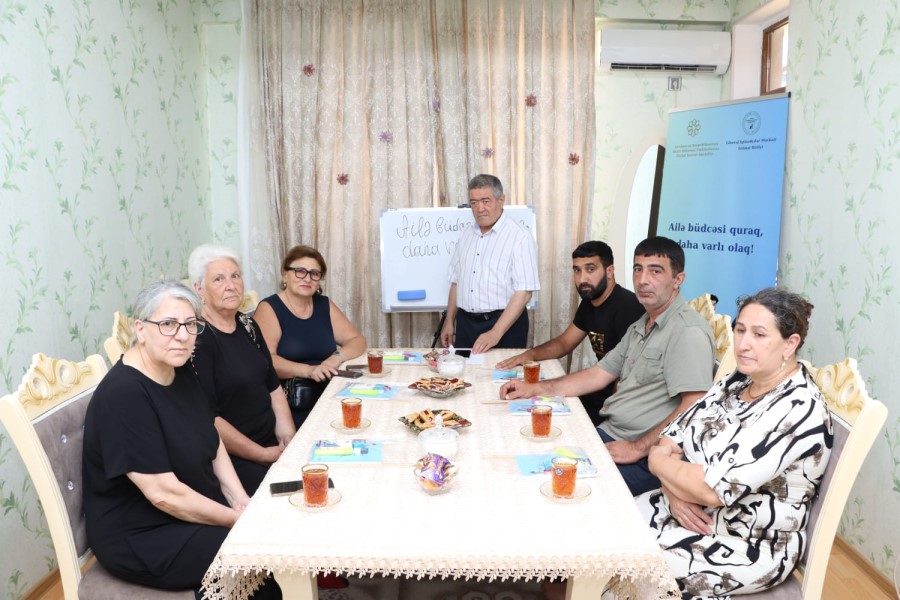 Ailə büdcəsi təlimləri davam edir - FOTOLAR