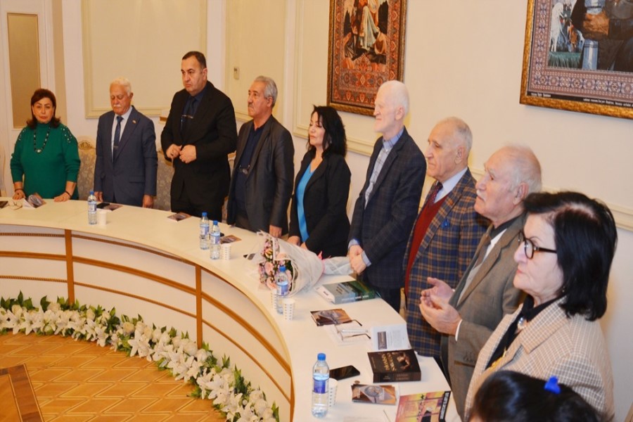 "Azərbaycan ədəbiyyatında Giya Paçxataşvilinin yeri" kitabının təqdimatı keçrildi - FOTOLAR