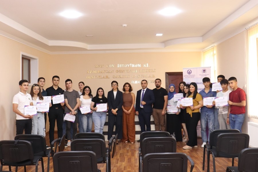 "Məişət zorakılığına qarşı hüquqi mübarizə" adlı maarifləndirici görüş keçirilib - FOTOLAR