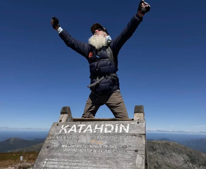 91 yaşlı kişi Appalachian cığırını tamamlayan ən yaşlı yürüşçü oldu