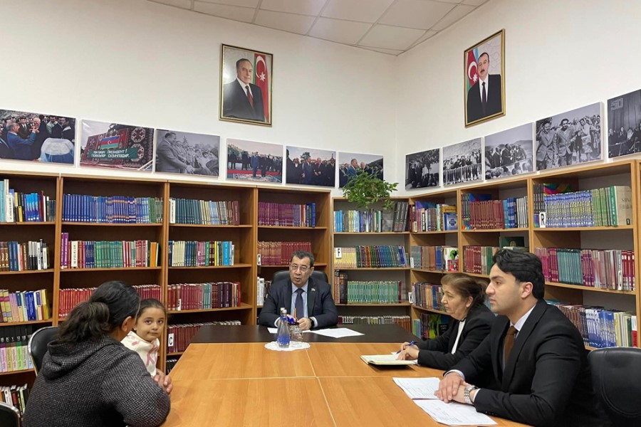 Deputat Qazaxda seçiciləri qəbul edib - FOTOLAR