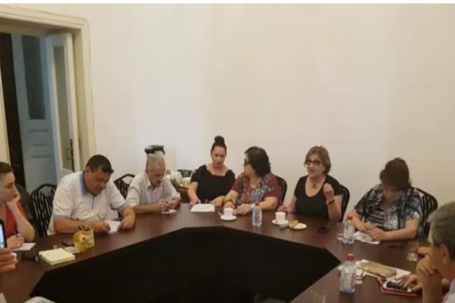 Hüquq müdafiəçiləri Prezidentə müraciət etdi: Jurnalist Əvəz Zeynallı və vəkil Elçin Sadıqova görə