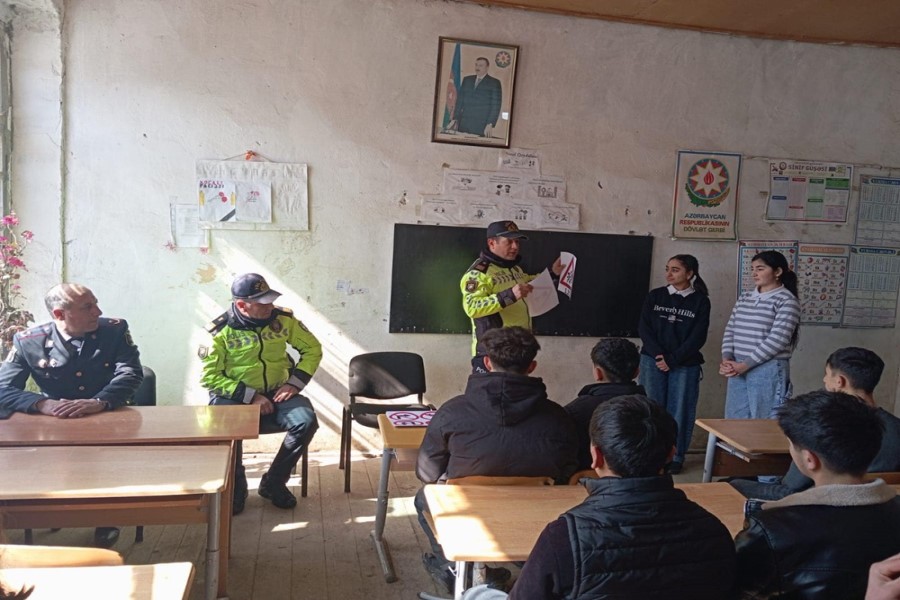 “Yol hərəkəti qaydaları” mövzusunda maarifləndirici tədbir keçirilib - FOTOLAR
