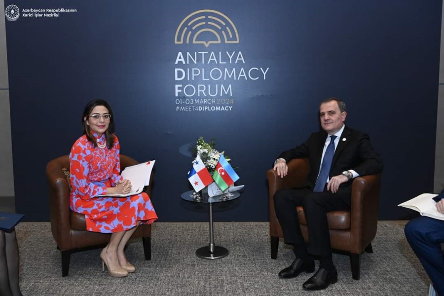 Ceyhun Bayramov Janaina Tevaney ilə görüşüb